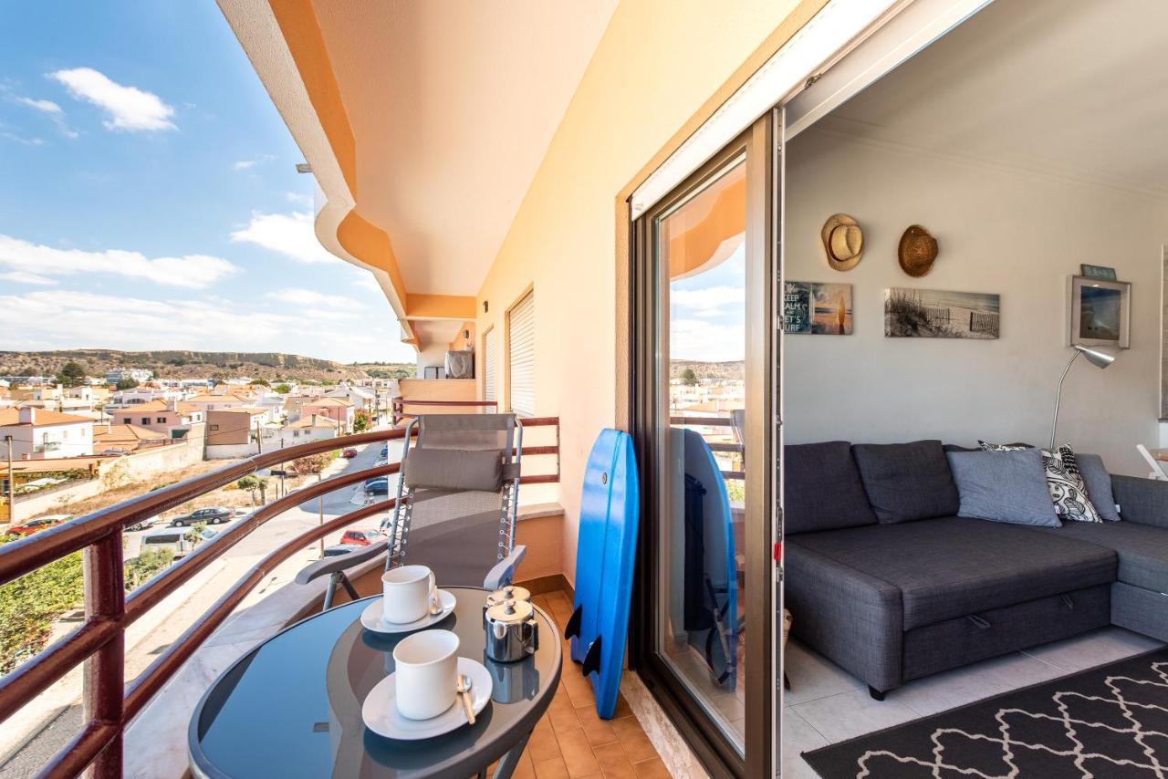 The View - Sea, Surf And Lisbon Apartment กอสตา ดา กาปาริกา ภายนอก รูปภาพ